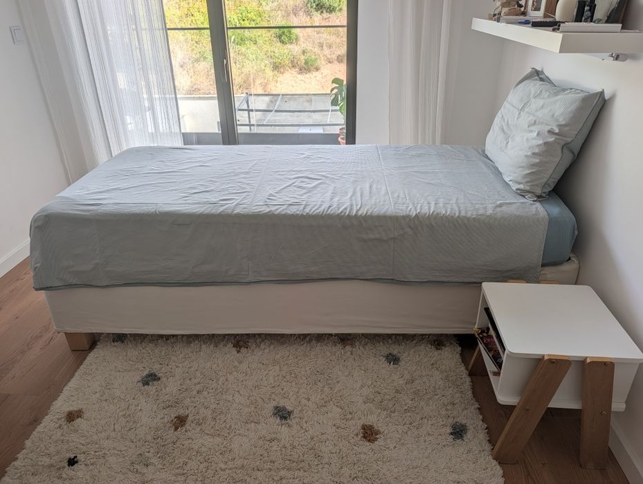 Cama com sommier