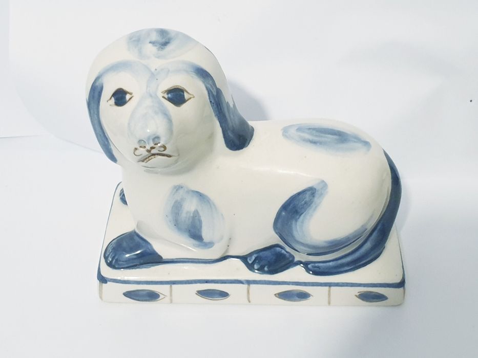 Par de lindos cães em cerâmica portuguesa assinados