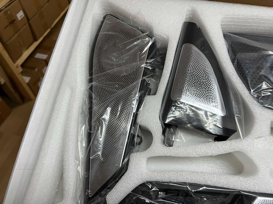 Сетки Bowers Wilkins на BMW X5 X7 G05 G07 бавер вилкинс подсветка