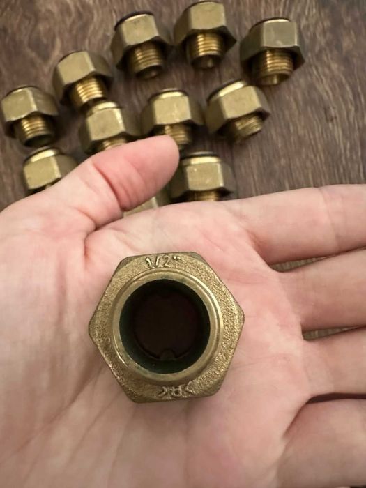 Американка для насоса 1/2" x 3/4" зовнішня-внутрішня різьба