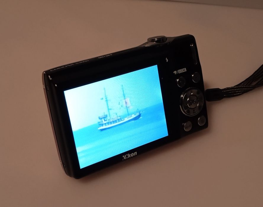 Nikon Coolpix S3000
