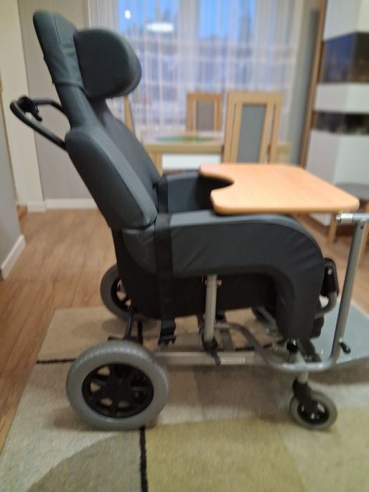 Wózek inwalidzki specjalny pielęgnacyjny