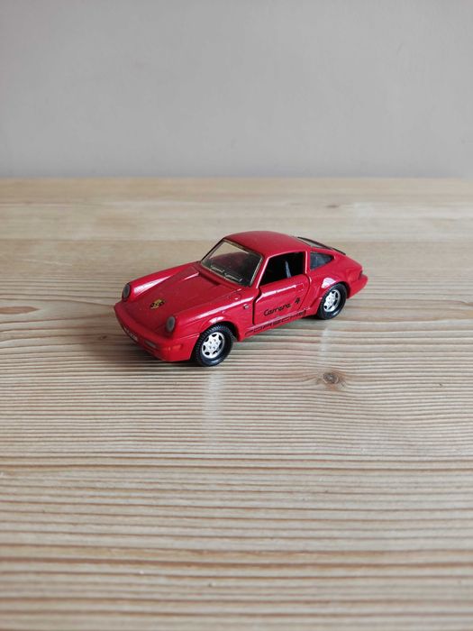 Matchbox Super Kings K-168 Porsche 911 Carrera 4 z 1989