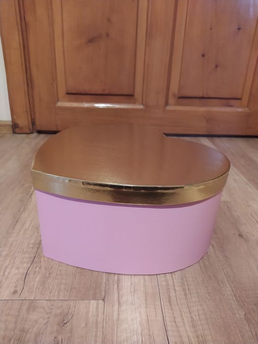 Подарункова коробка