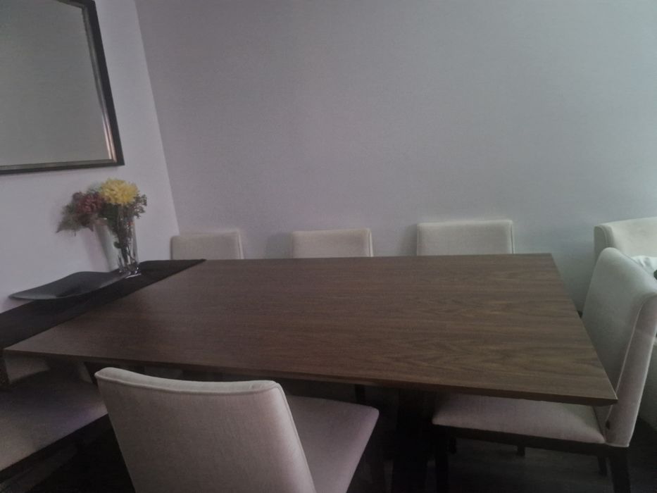 Mesa de jantar em madeira de  Carvalho maciça
