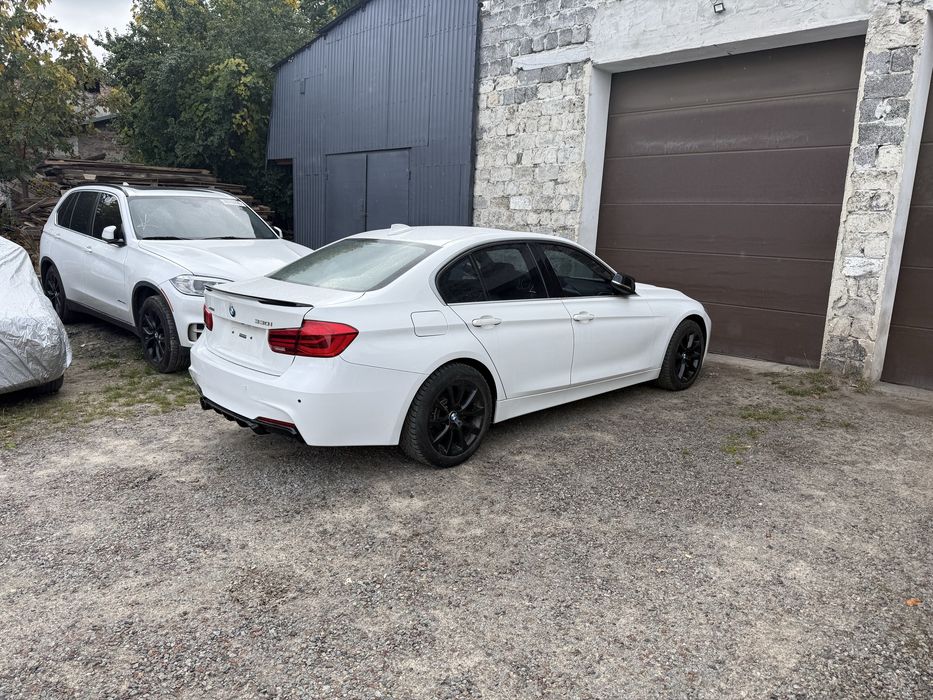 Продам БМВ  F  30- 330i  Рестайлінг повний привід