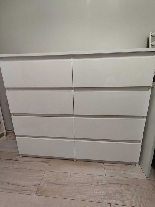 Komoda biała 8 szuflad
