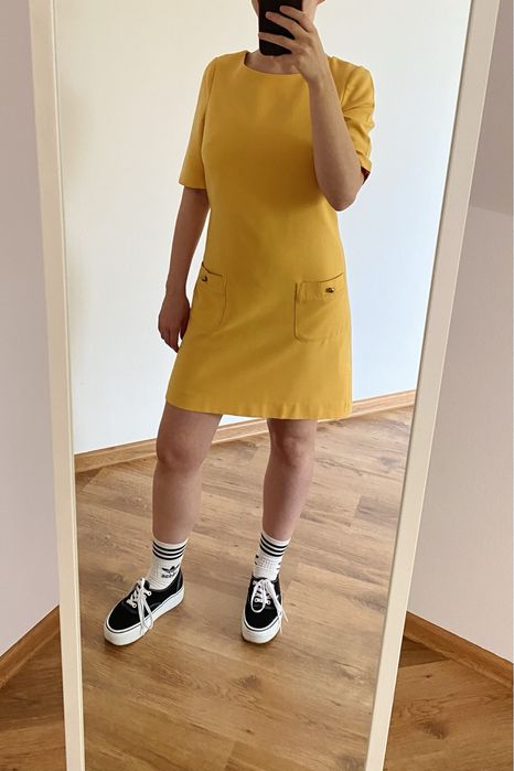 Musztardowa sukienka linia A Mohito 36