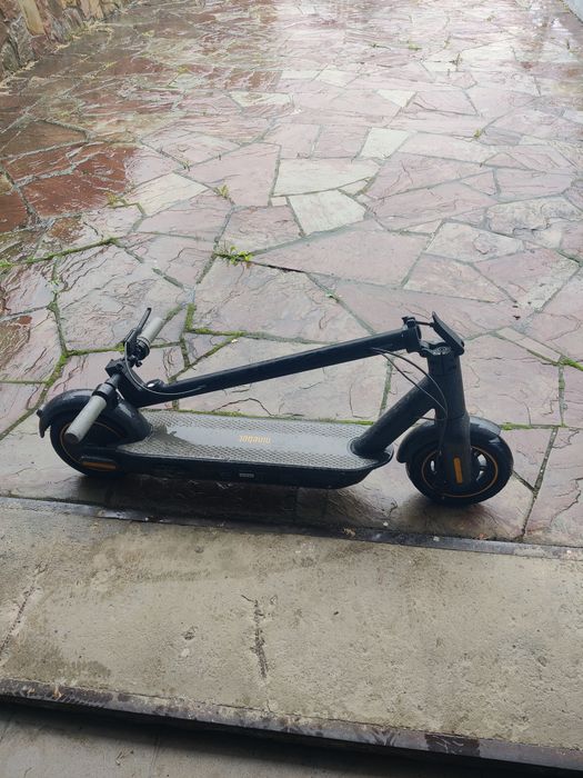 Електросамокат ninebot MAX G30p обмін на прицеп легковий