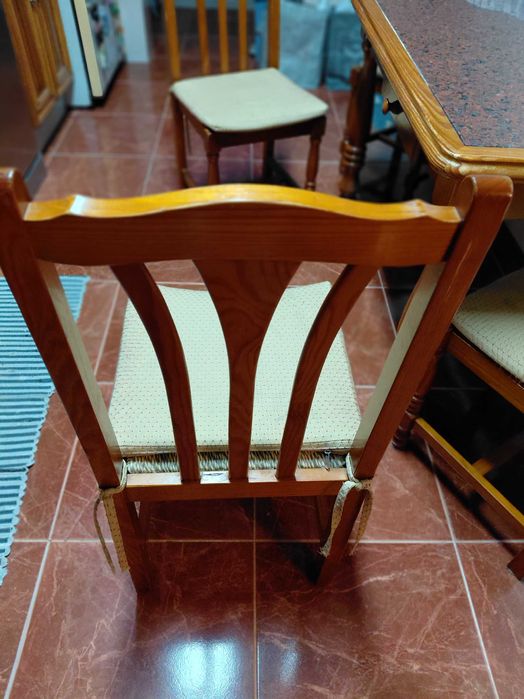 Mesa de cozinha de Granito + 4 Cadeiras