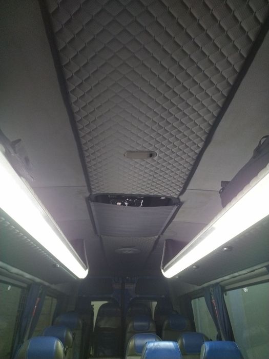 23 посадочних місця + водій