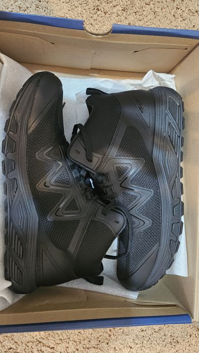 Продам недорого нові кросівки BATES RUSH MID