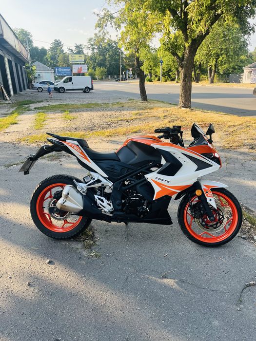 Продам мотоцикл FORTE R1