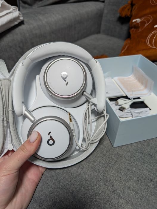 Офіційні Soundcore Space Q45