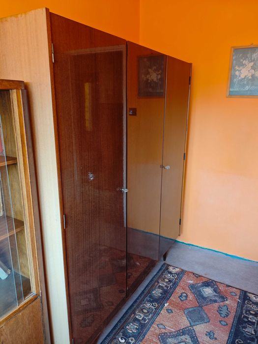 ODDAM ZA DARMO | Szafa PRL vintage wysoki połysk | Trzydrzwiowa, pojemna.