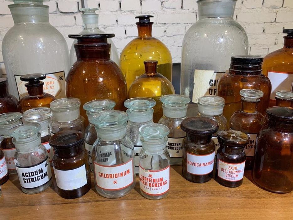 Медичні старовинні ємкості