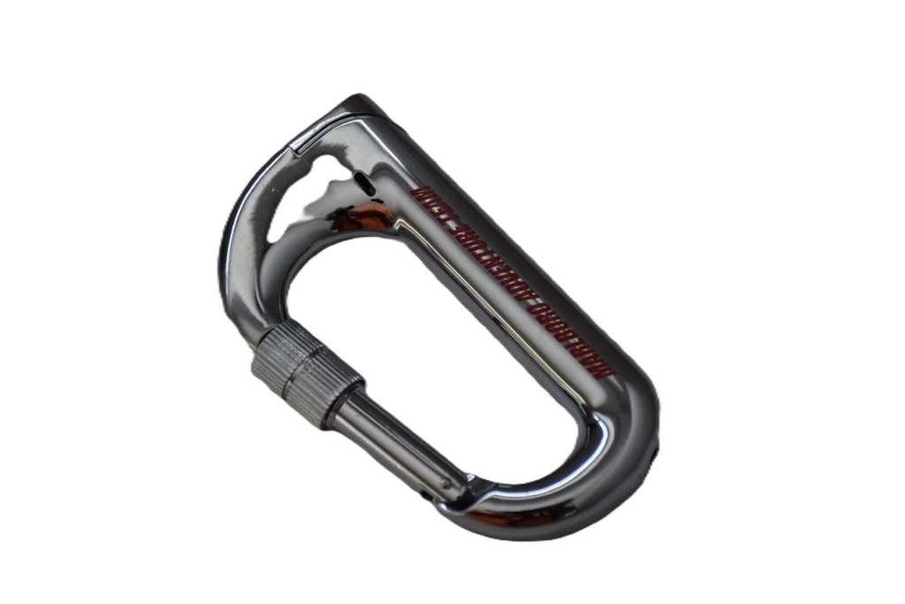 Isqueiro Marlboro com formato de mosquetão de segurança (carabiner)