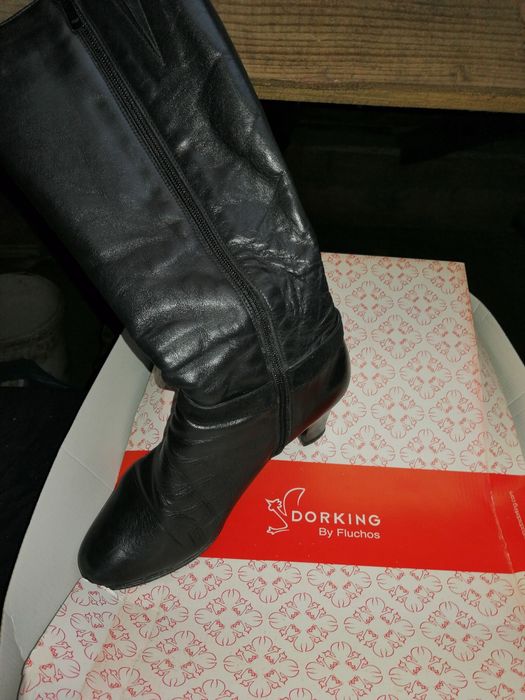 Botas de senhora em pele n. 38