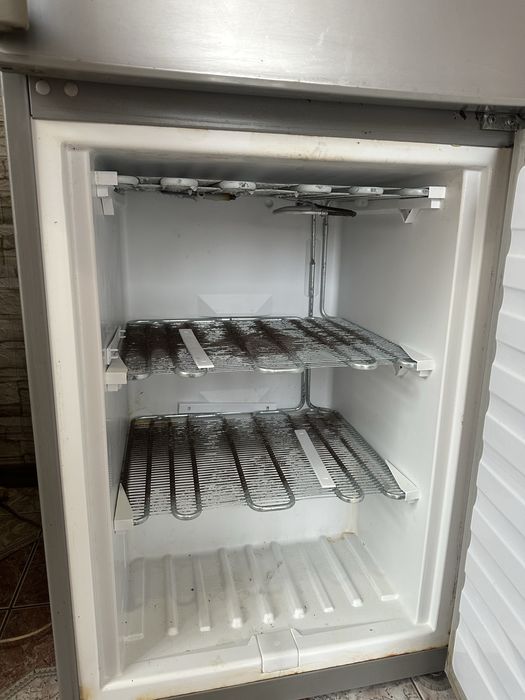 Холодильник Whirlpool