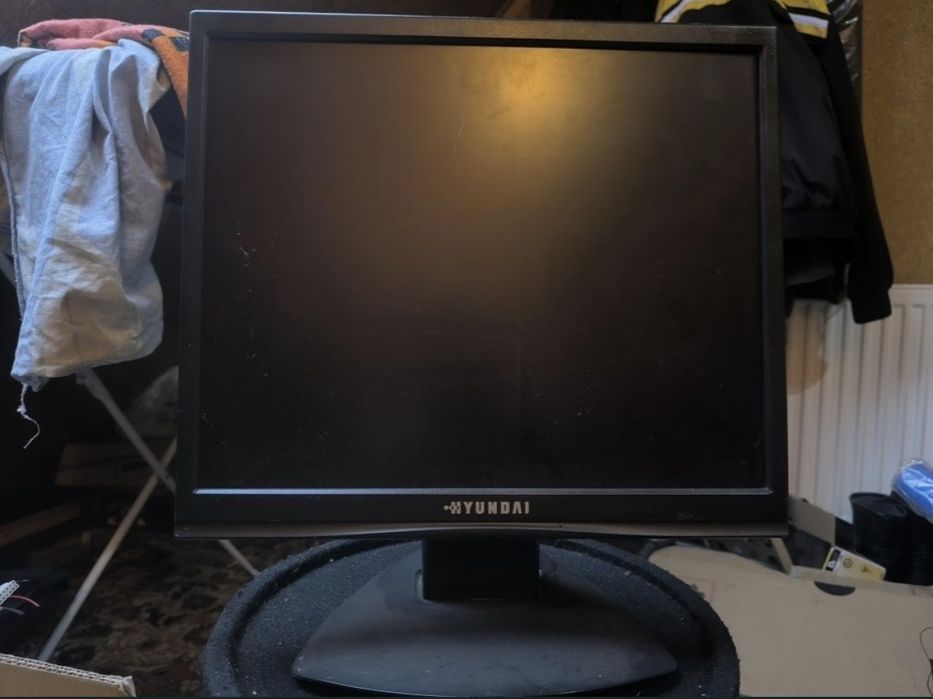 Monitory biurowe na VGA  (cena za sztukę)