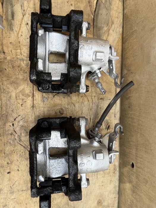 Задній Супорт Volkswagen Golf  5 Jetta Touran