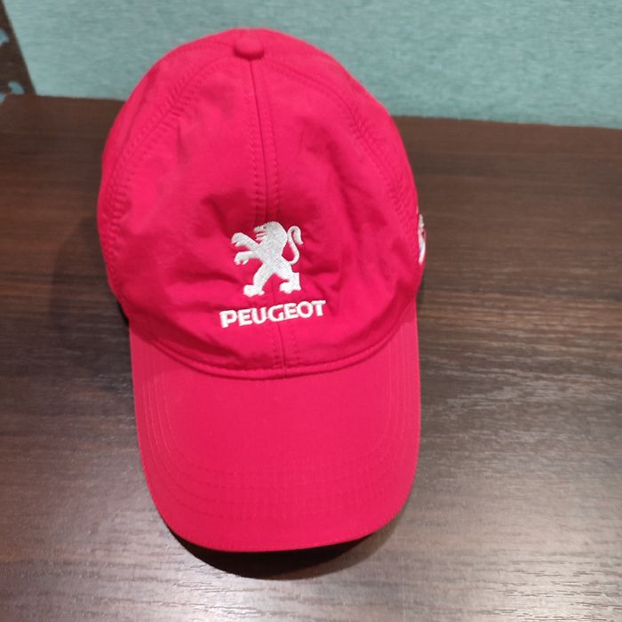 Підліткова жіноча кепка на флісі peugeot. 55рр