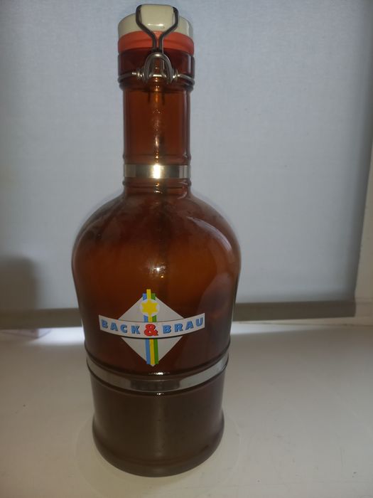 Графин с литой металической ручкой 2л.