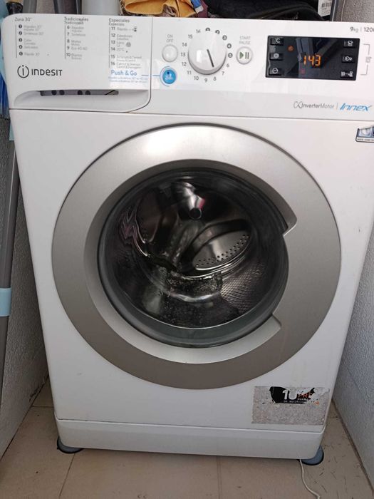 Máquina de lavar roupa Indesit 9 kgs
