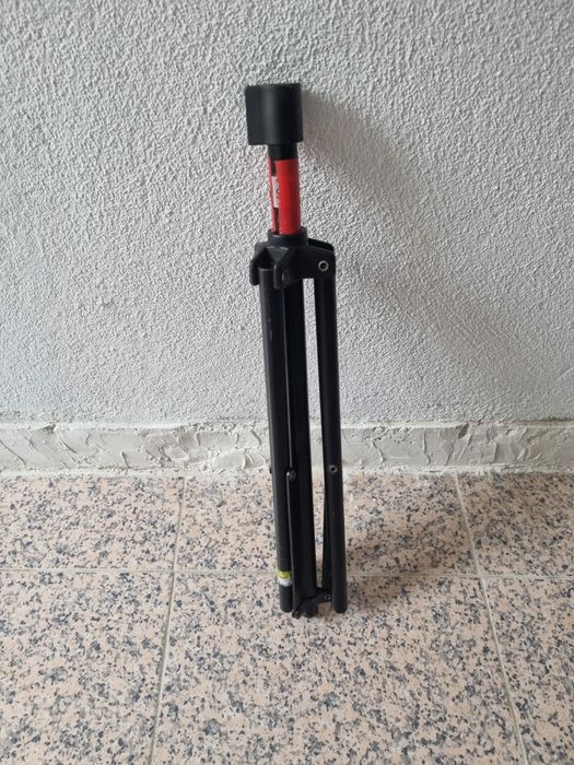 Tripé pequeno para adaptar a algo