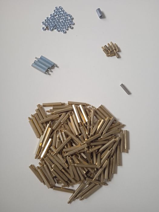 Стойки/ розпорки між платами