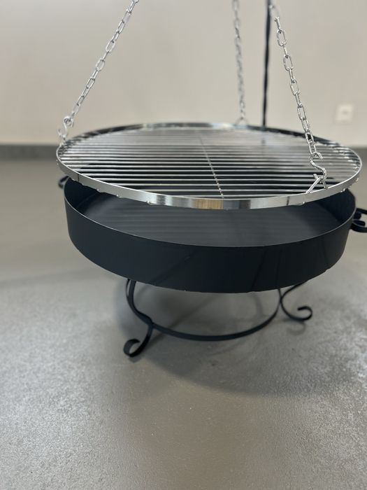 Grill ogrodowy wiszący