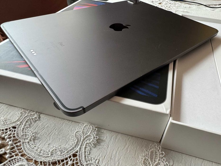 Apple iPad Pro 12,9" 5 gen M1 128GB Cellular klawiatura ZAGG