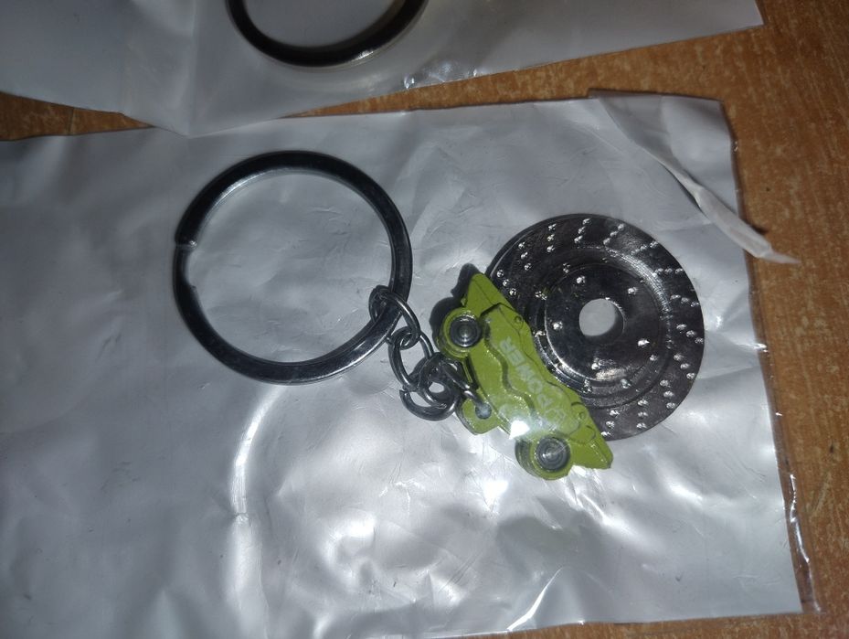 Брелок поршень диск