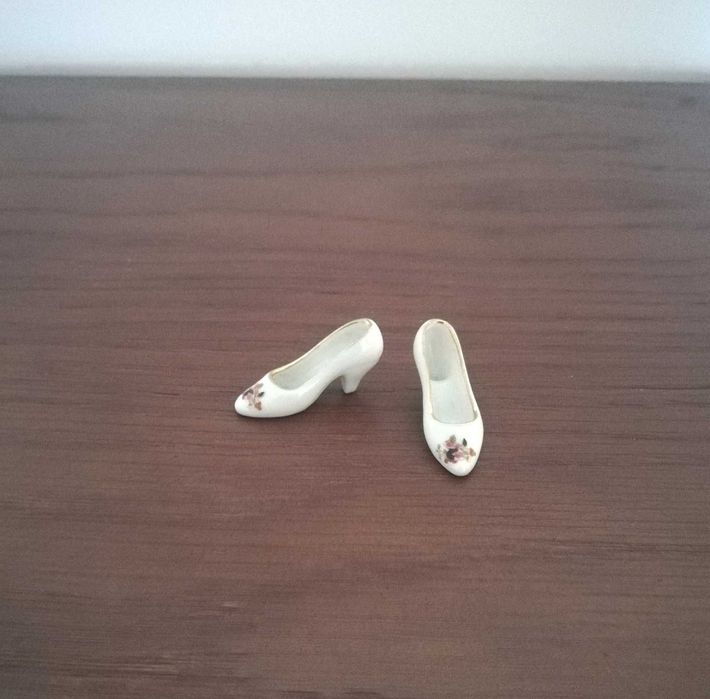 Miniatura de porcelana pintada à mão, vintage