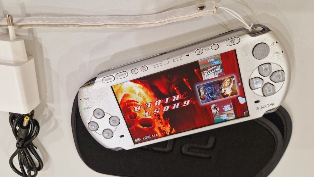 Sony PSP-3000 64гиг 127игр+чехол!