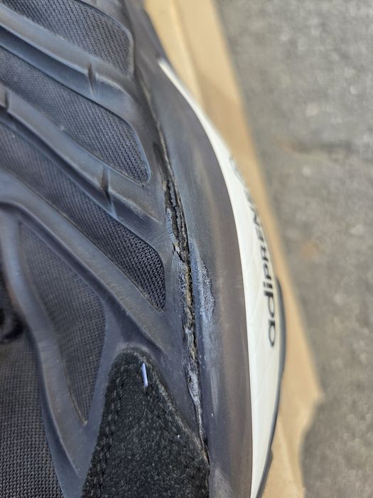 Продам кросівки Adidas Ozrah 43розмір