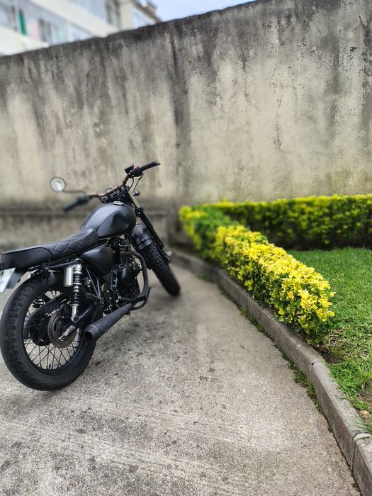 Moto mash 125 espetacular