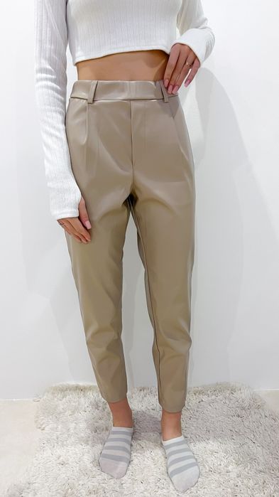 Штани з екошкіри беж