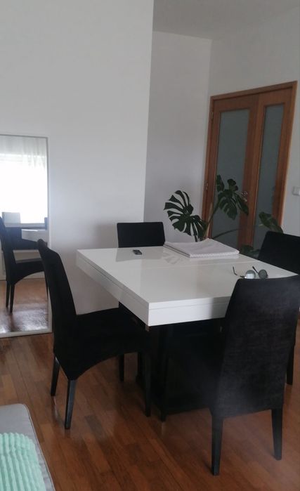 Mesa madeira maciça extensível c/ 4 cadeiras