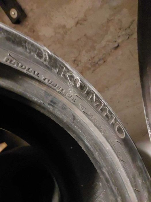 Шини Стан НОВИХ 235/50 R19 пара літо Kumho 6.7мм 2019 рік
