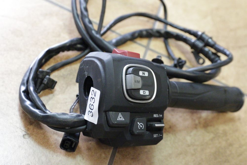 3632 Manetka grzana Prawa przełączniki Honda Goldwing GL 1800 |2018+