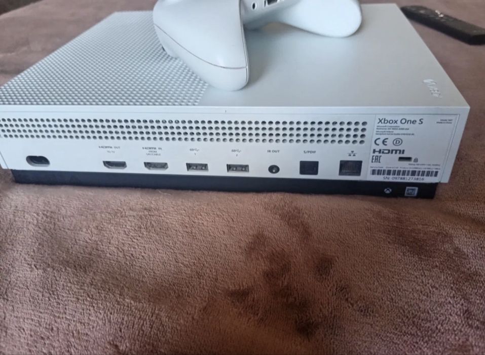 Продам Xbox one s