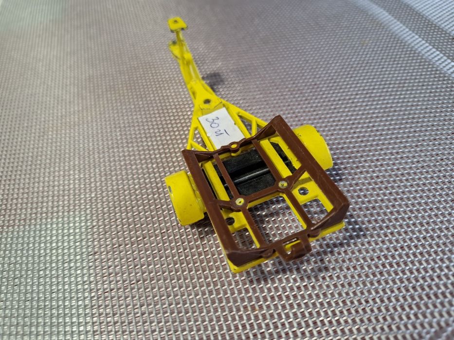 Matchbox przyczepa king size traier skala 1:43