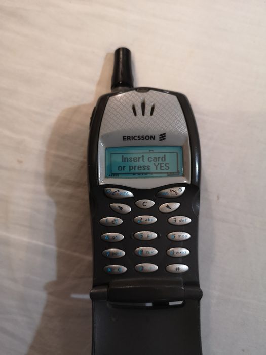 Telefon Ericsson T20s + ładowarka