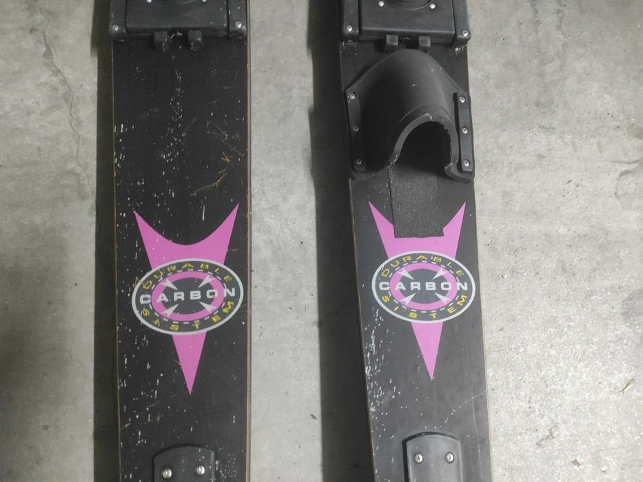 Skis exell world team series com durable carbon system