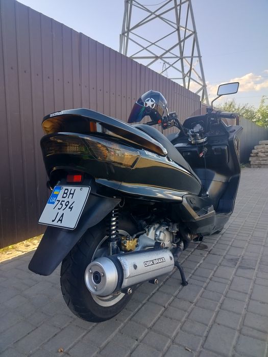 Макси скутер Yamaha Madgesty 250rr