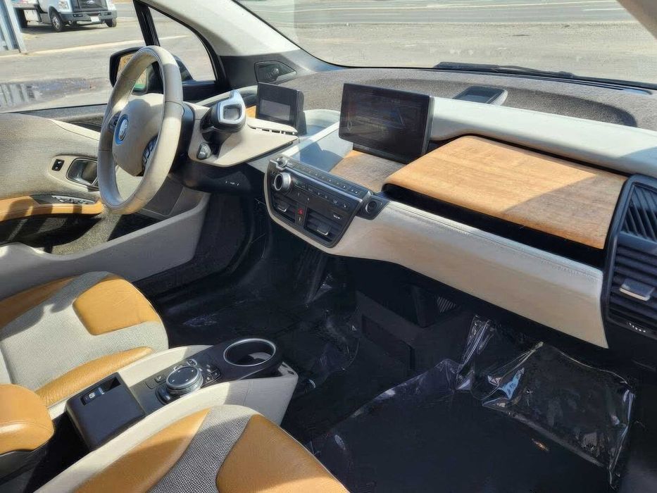 BMW i3      2014