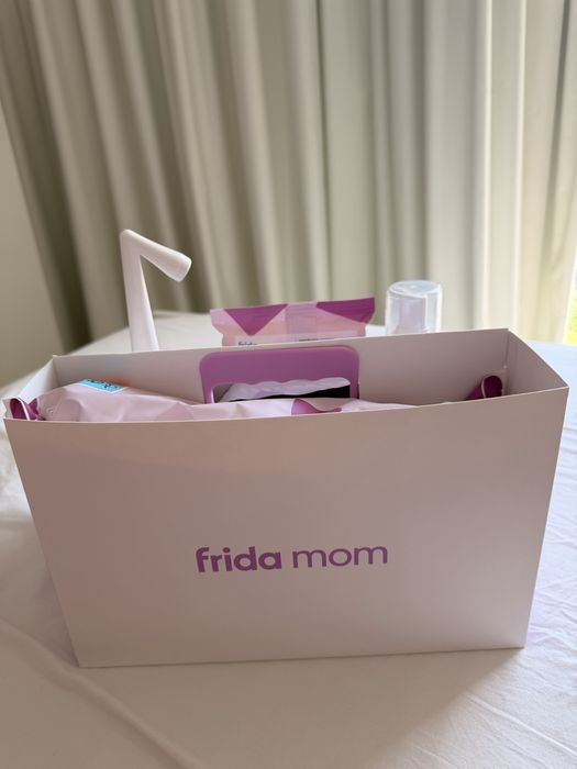 Frida Mom Postpartum Recovery Kit + Garrafa Lavagem Perineal EXTRA | Novo