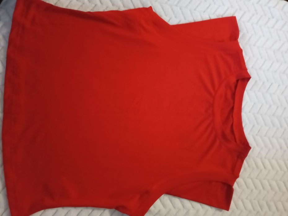Nowy t-shirt czerwony rozmiar l cena 10 zł