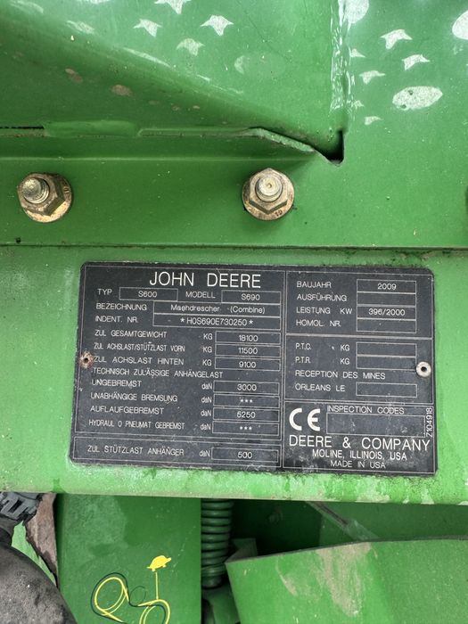 Комбайн Джон Дір S690